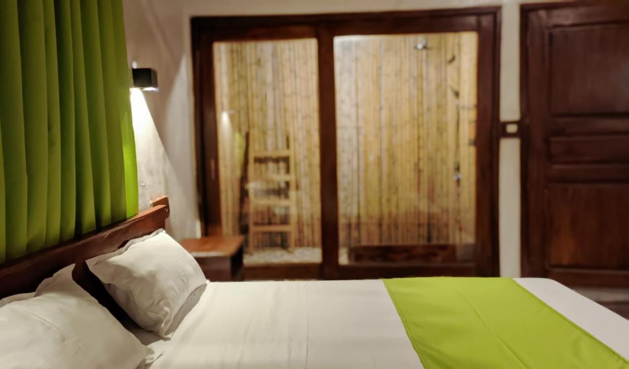Ampazony Oasis Lodge Mahajanga Eksteriør bilde