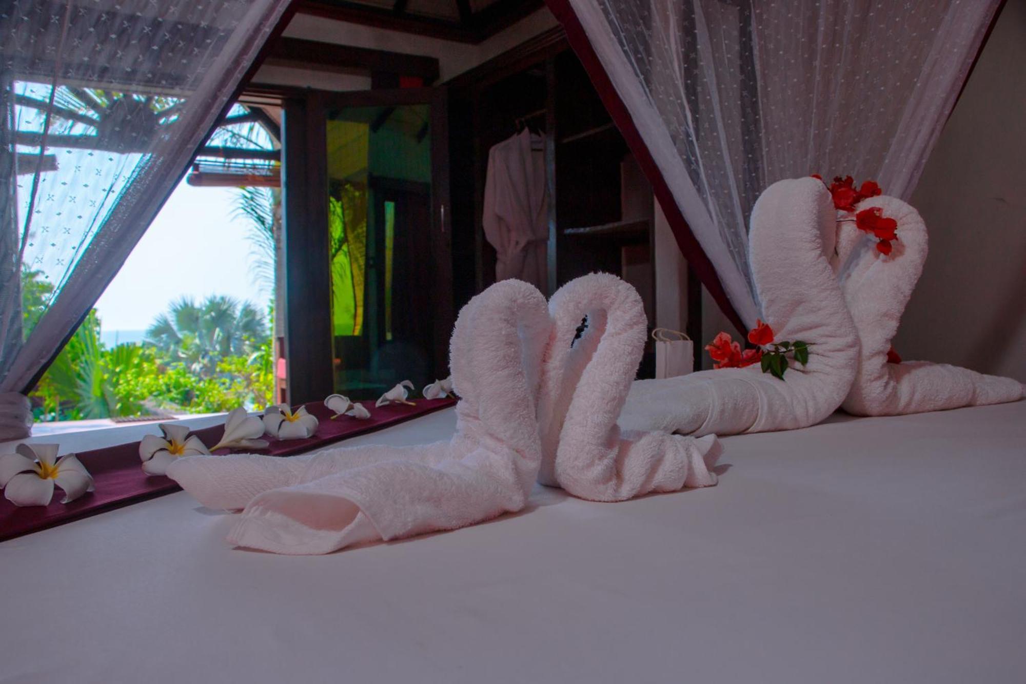 Ampazony Oasis Lodge Mahajanga Eksteriør bilde
