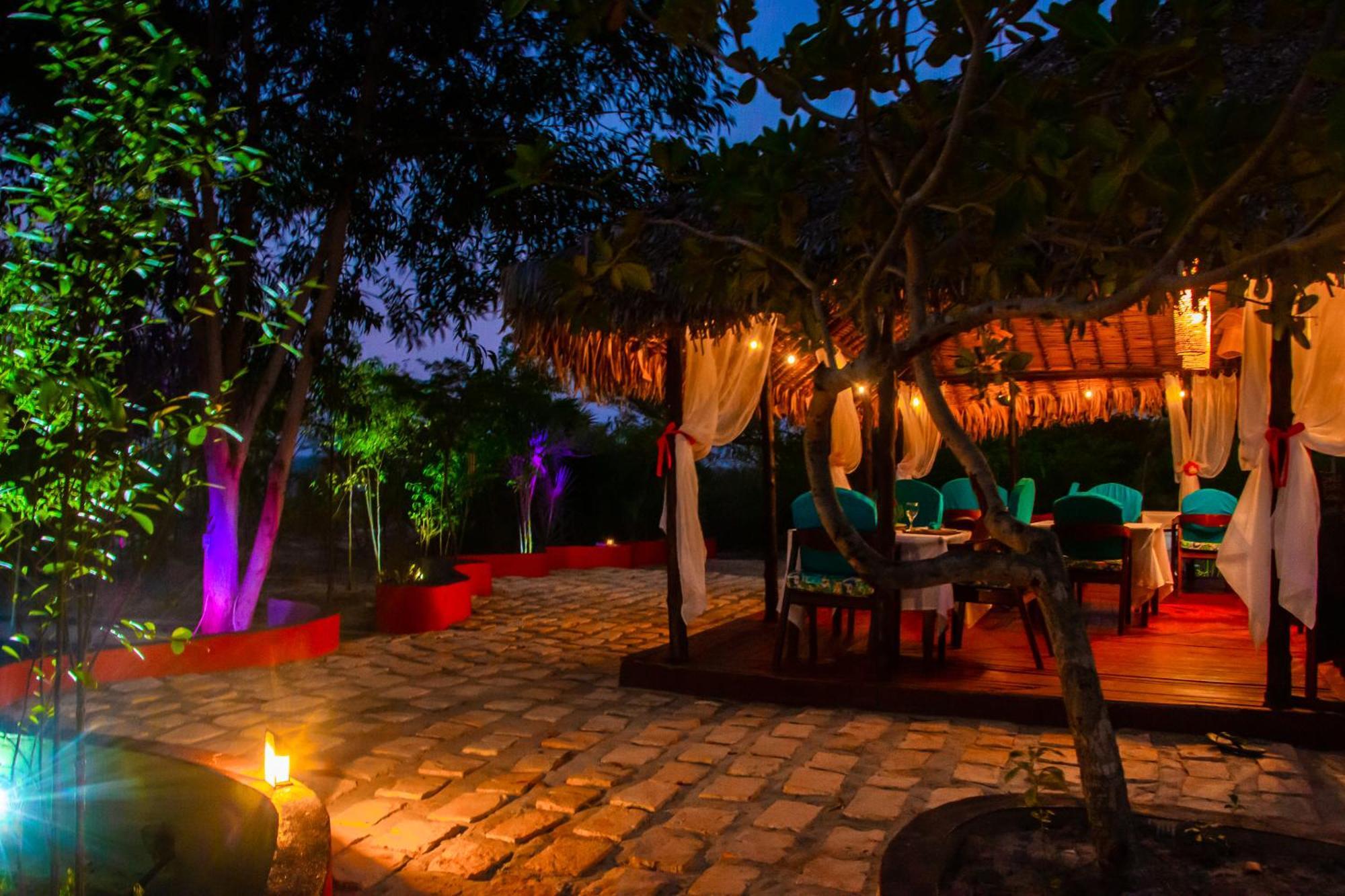 Ampazony Oasis Lodge Mahajanga Eksteriør bilde