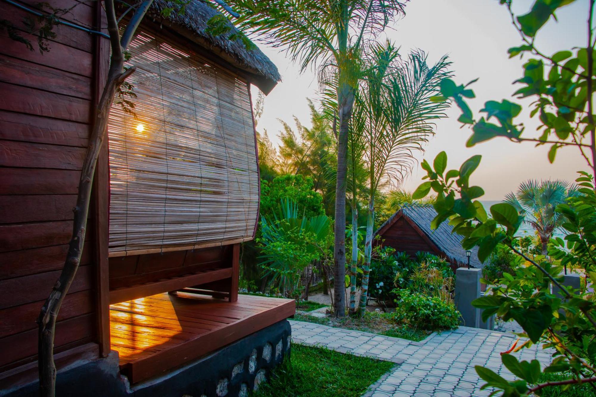 Ampazony Oasis Lodge Mahajanga Eksteriør bilde