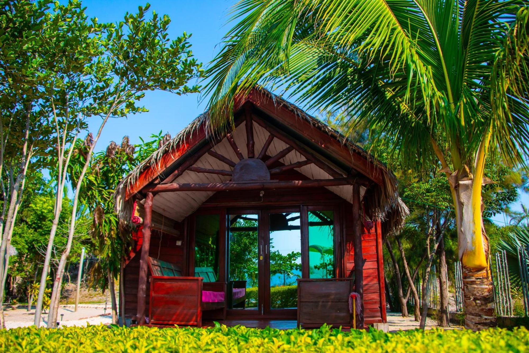 Ampazony Oasis Lodge Mahajanga Eksteriør bilde