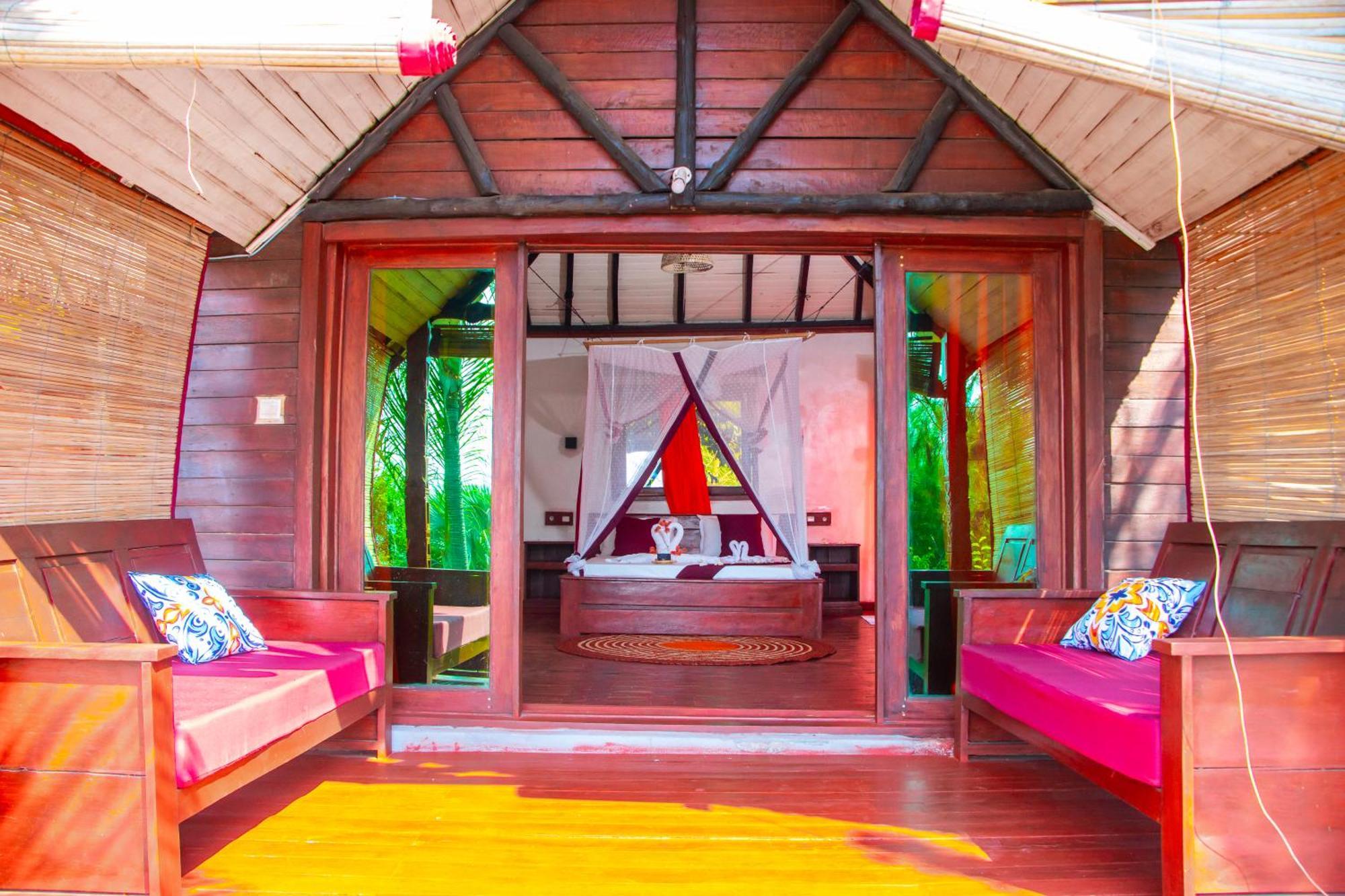 Ampazony Oasis Lodge Mahajanga Eksteriør bilde